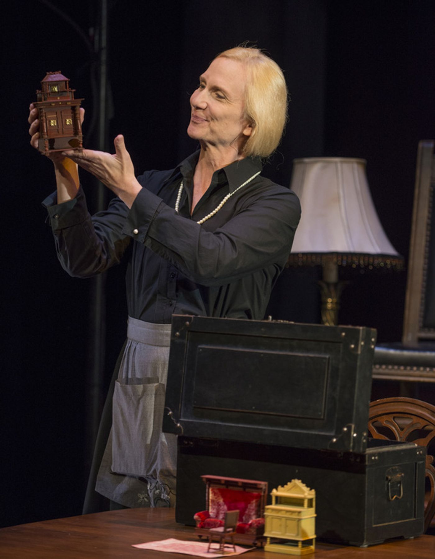 Photo Flash: New Shots from About Face Theatre's I AM MY OWN WIFE  Image