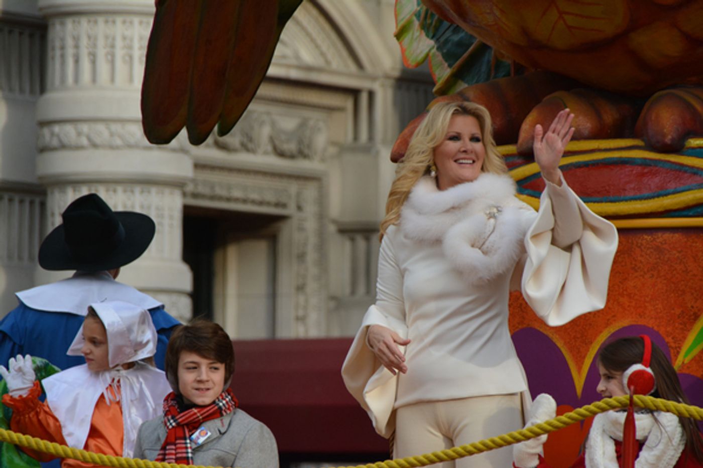 Photo Coverage: Macy's 90th Thanksgiving Day Parade Marches Through NYC!  Image