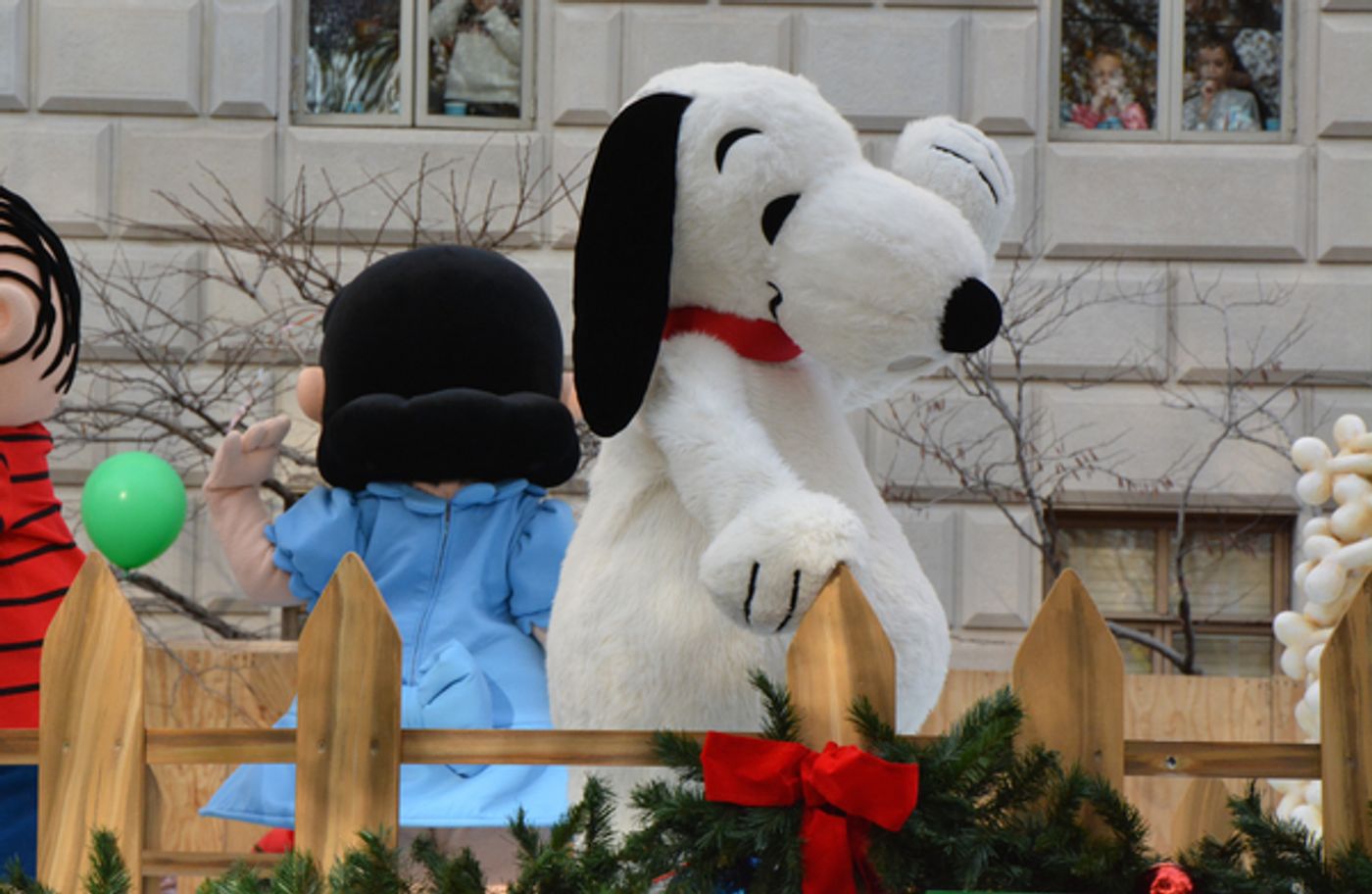Photo Coverage: Macy's 90th Thanksgiving Day Parade Marches Through NYC!  Image