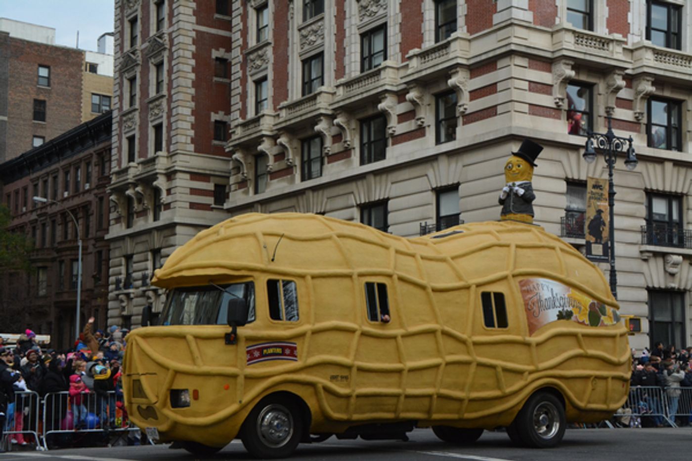 Photo Coverage: Macy's 90th Thanksgiving Day Parade Marches Through NYC!  Image