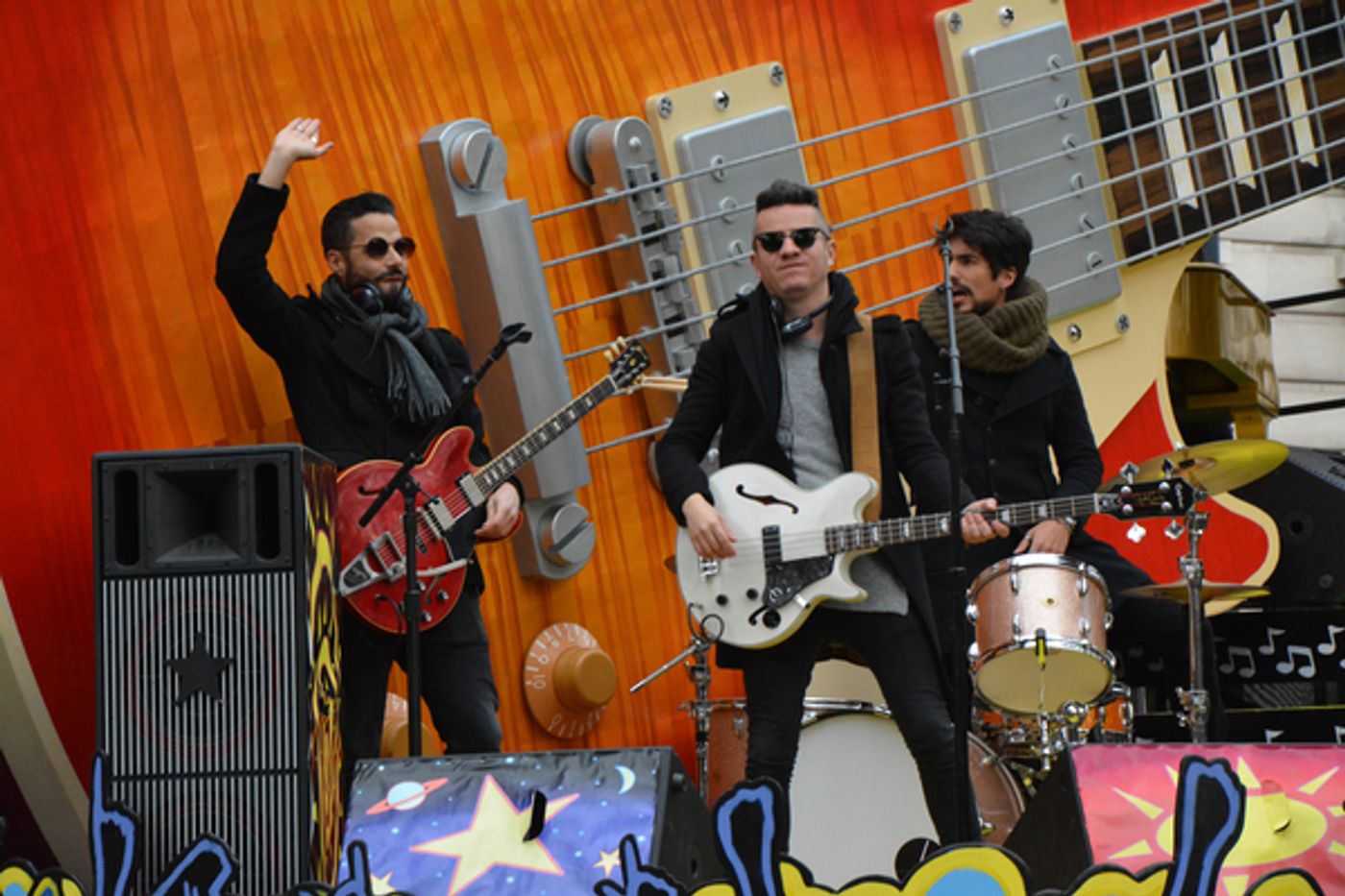 Photo Coverage: Macy's 90th Thanksgiving Day Parade Marches Through NYC!  Image