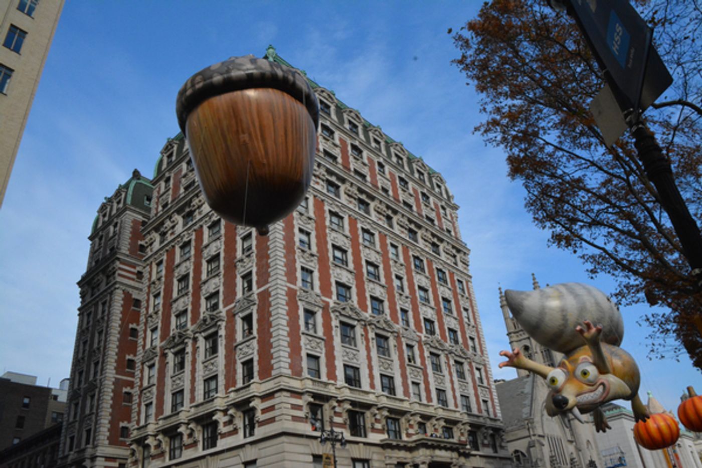 Photo Coverage: Macy's 90th Thanksgiving Day Parade Marches Through NYC!  Image