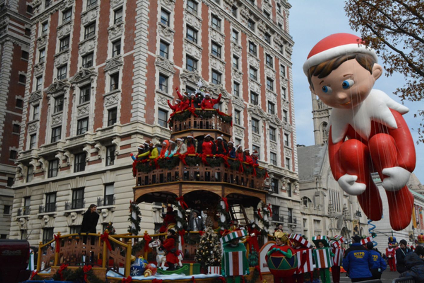 Photo Coverage: Macy's 90th Thanksgiving Day Parade Marches Through NYC!  Image