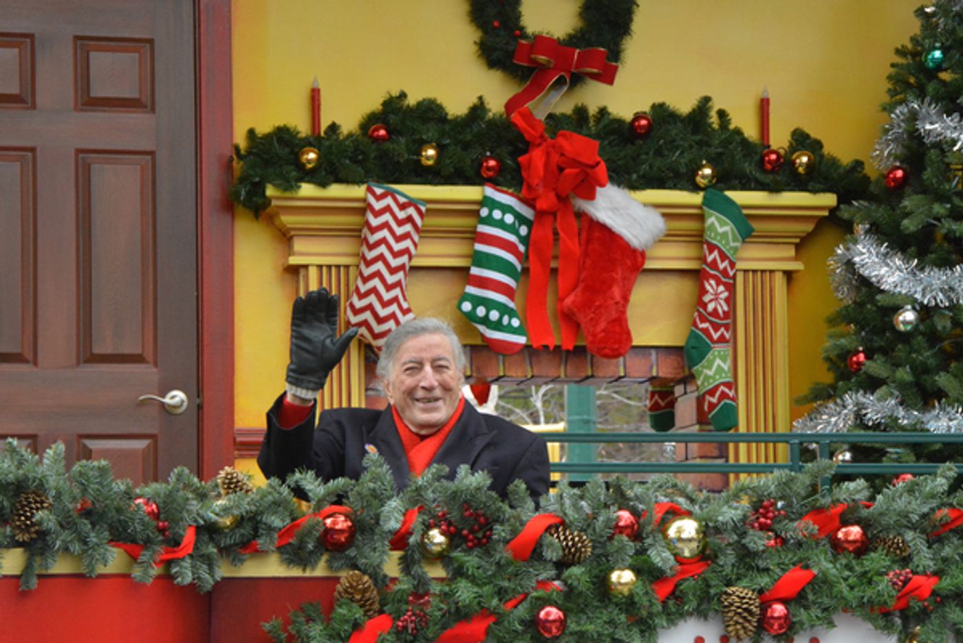 Photo Coverage: Macy's 90th Thanksgiving Day Parade Marches Through NYC!  Image