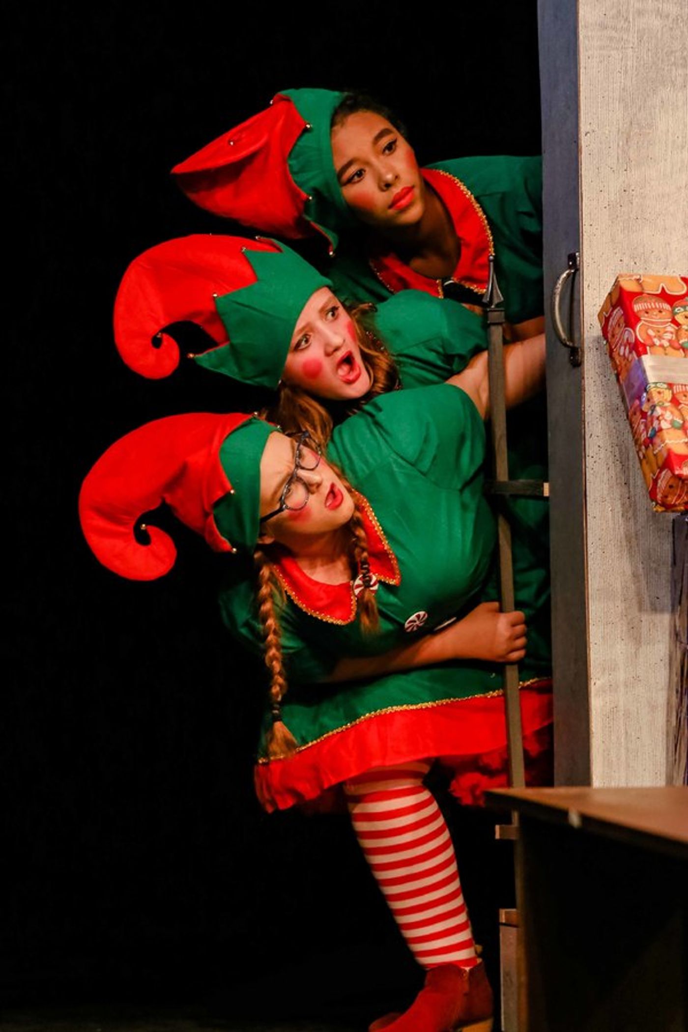 Photo Flash: First Look at Tacoma Little Theatre's MIRACLE ON 34TH STREET Photo Flash: First Look at Tacoma Little Theatre's MIRACLE ON 34TH STREET Image