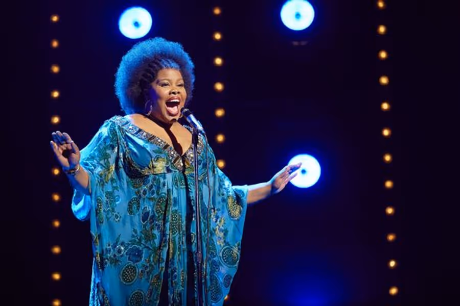 Amber Riley Forced to Sit Out DREAMGIRLS Following Pneumonia Diagnosis Image