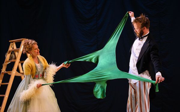 Anna Francolini and Felix Hayes Photo