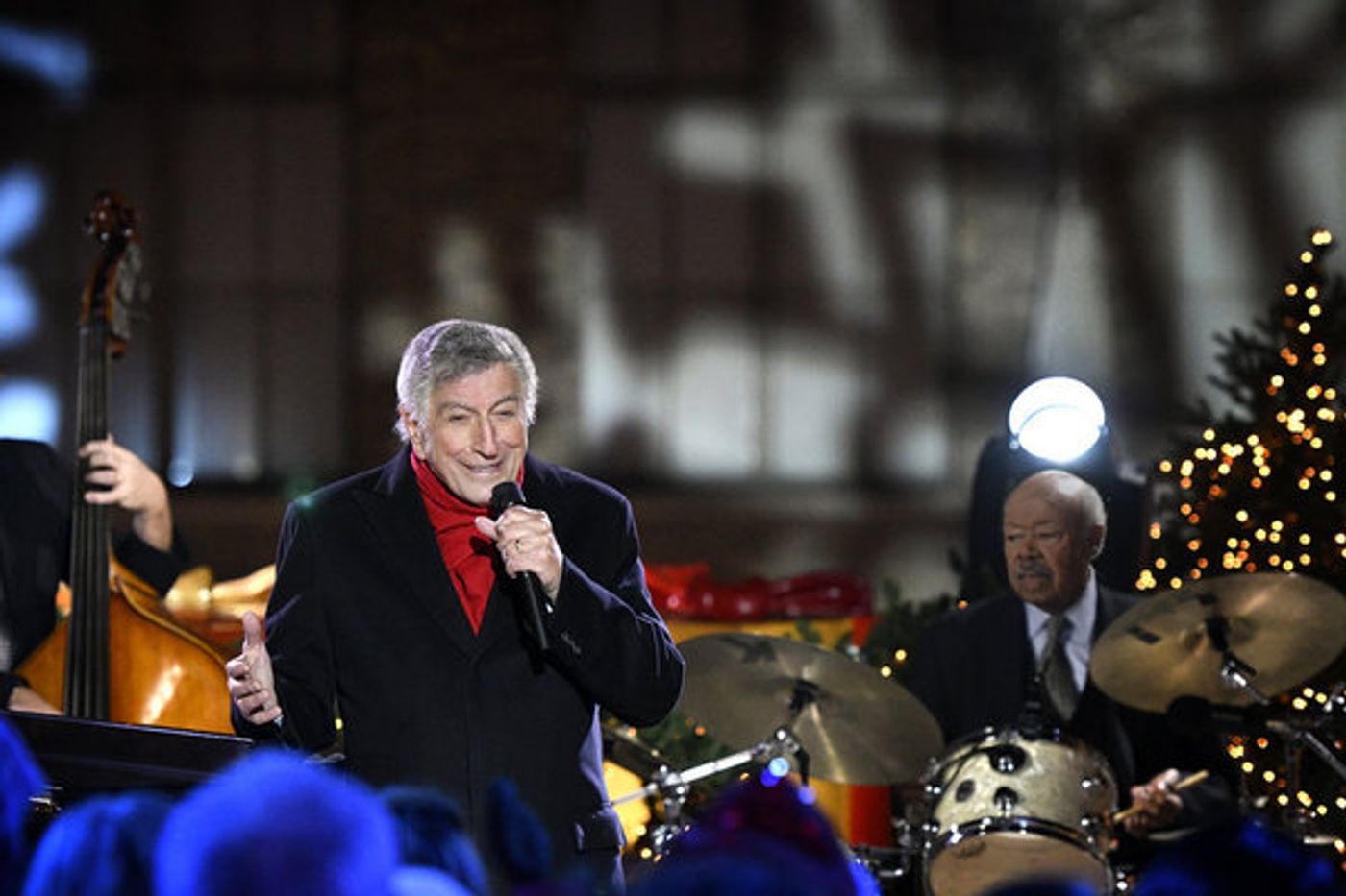 Photo Flash: First Look - Josh Groban, Tony Bennett & More Set for Tonight's CHRISTMAS IN ROCKEFELLER CENTER Photo Flash: First Look - Josh Groban, Tony Bennett & More Set for Tonight's CHRISTMAS IN ROCKEFELLER CENTER Image