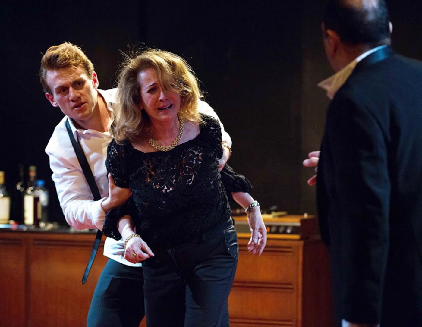 Review: WHO'S AFRAID OF VIRGINIA WOOLF? Sets Hearts & Brains Racing at Greek Theatre  Image