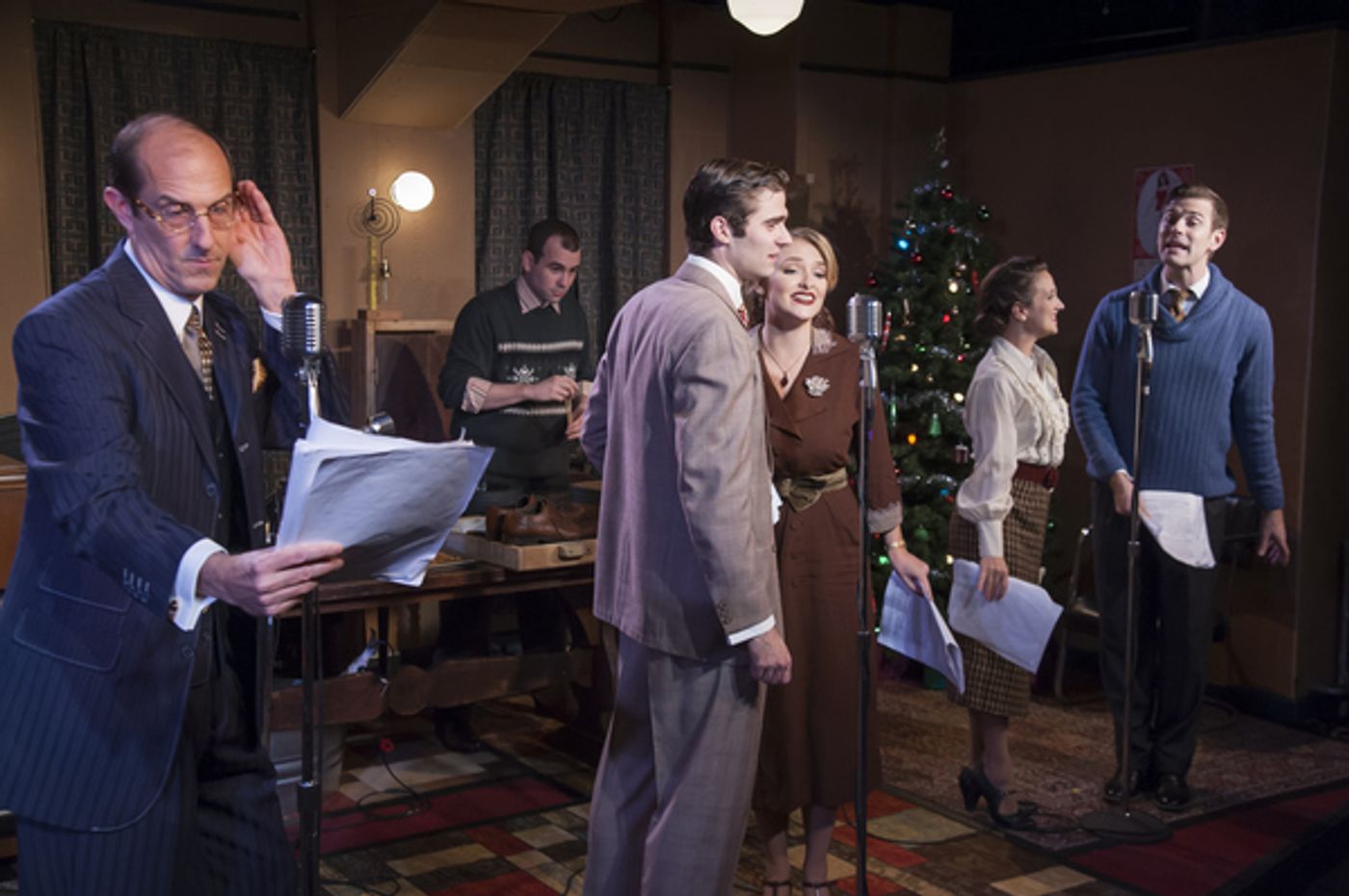 Photo Flash: IT'S A WONDERFUL LIFE at Mile Square Theatre  Image