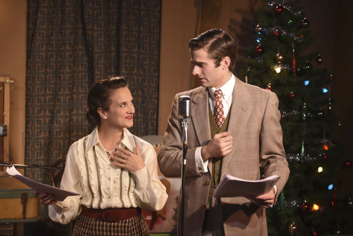 Photo Flash: IT'S A WONDERFUL LIFE at Mile Square Theatre  Image