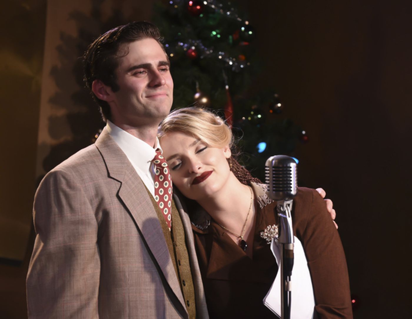Photo Flash: IT'S A WONDERFUL LIFE at Mile Square Theatre  Image
