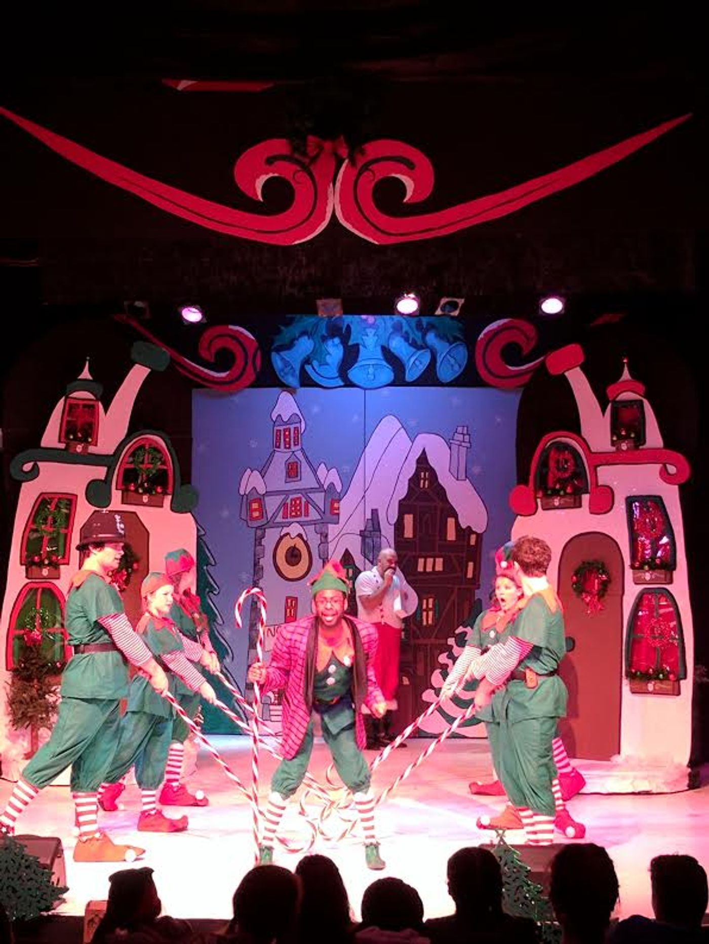 Review: Roxy's THE HAPPY ELF Spins A Jazz-Flavored Tale  Image