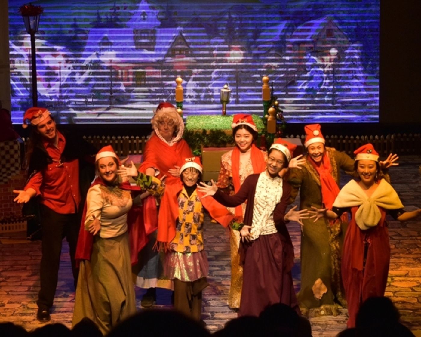 Photo Flash: Beijing Playhouse's A CHRISTMAS CAROL  Image