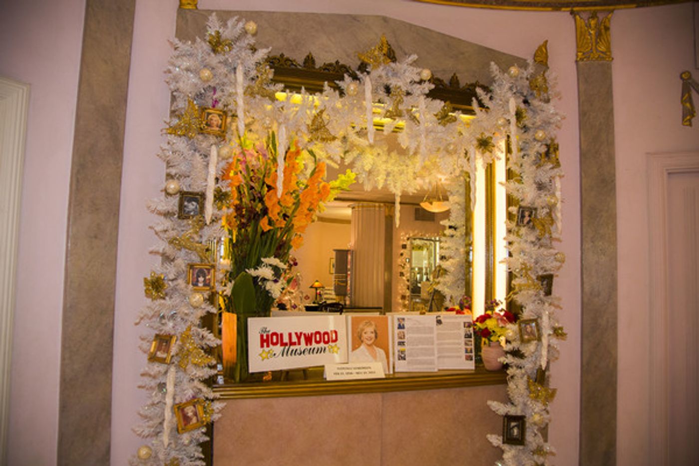 Photo Flash: Hollywood Museum Rings in the Holidays with Celebrity Christmas Ornaments For Charity  Image