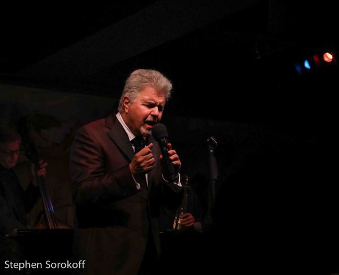 Photo Coverage: Steve Tyrell Comes Home For The Holidays At Cafe Carlyle  Image