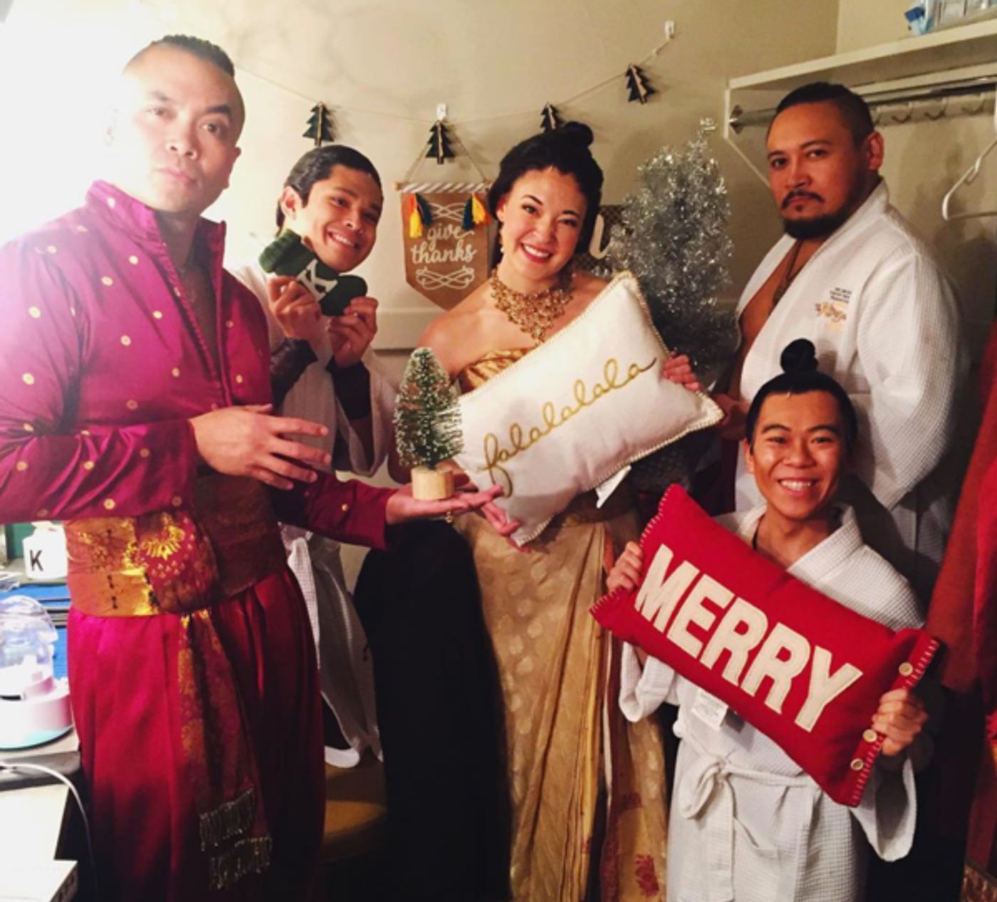 Photo Flash: FROZEN Receives a Special Visit, KING AND I Gets Merry, and More Saturday Intermission Pics!  Image