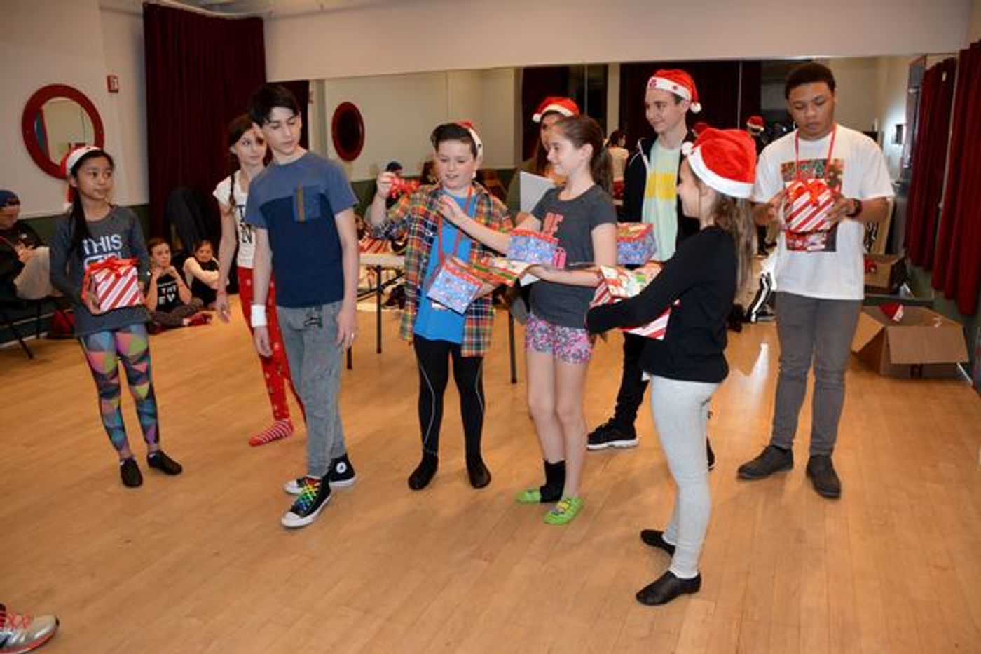 Photo Coverage: Retter Entertainment Rehearses JINGLE JAM 2016  Image