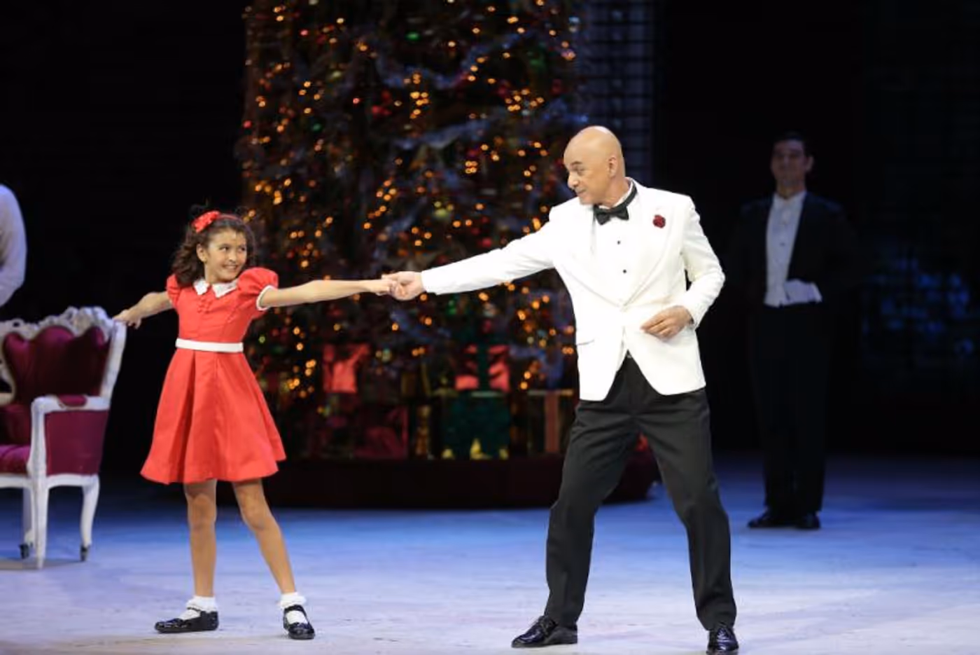 Review: RWM Presents ANNIE; Show Closes 12/11  Image