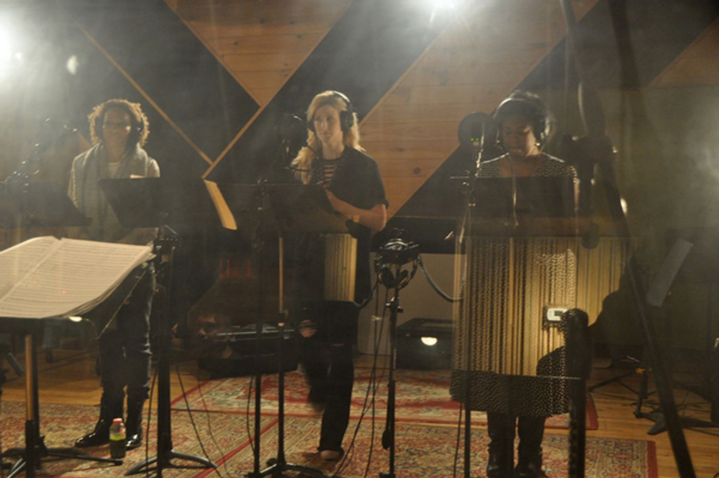 Exclusive Photo Coverage: CHICAGO Ushers in the Holidays for Carols For A Cure  Image