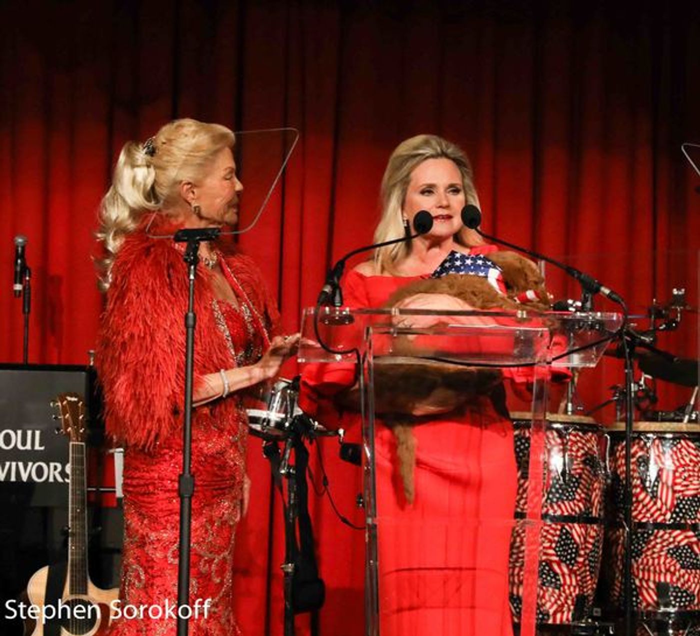 Photo Coverage: Gladys Knight performs at LIFE's 'Lady in Red Gala'  Image