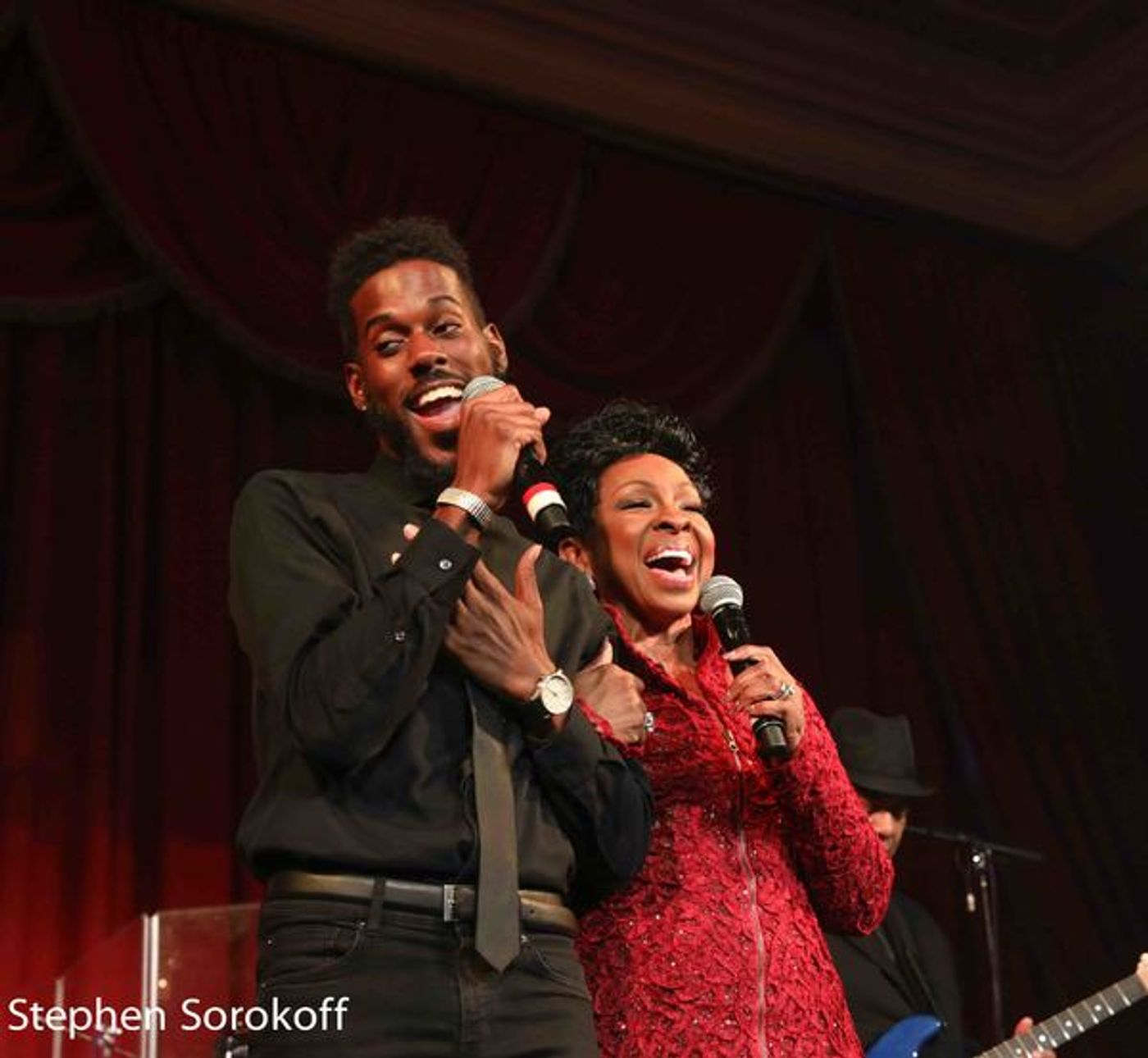 Photo Coverage: Gladys Knight performs at LIFE's 'Lady in Red Gala'  Image