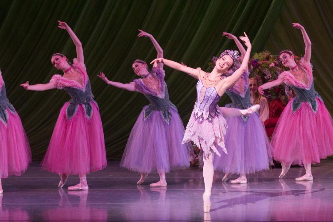 Review: Nashville Ballet's Colorful and Resplendent NASHVILLE'S NUTCRACKER  Image