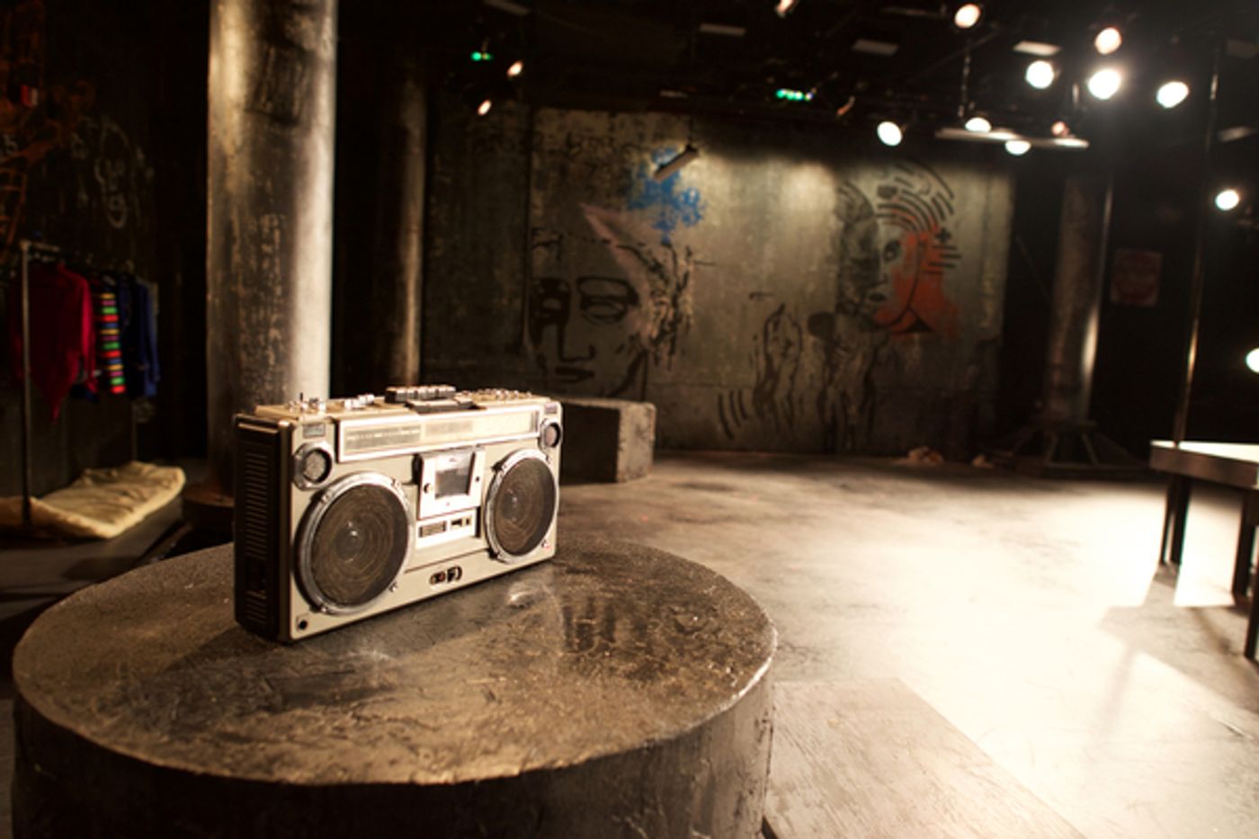 Photo Flash: First Look at Vertigo Theater Company's STREET CHILDREN at New Ohio Theatre  Image