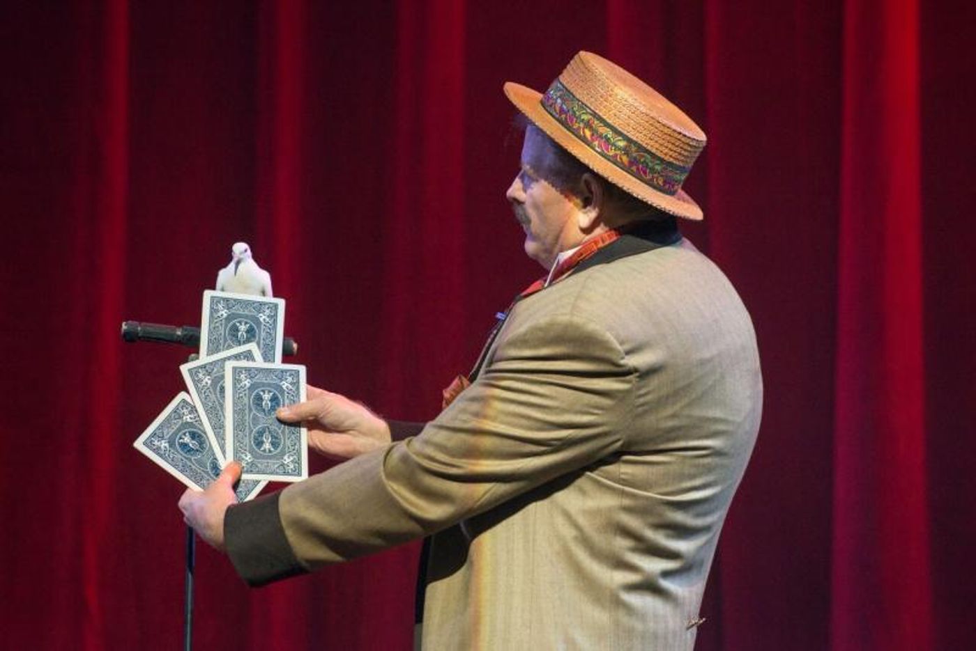 BWW Interview- Charlie Frye (aka 'The Eccentric') Talks Broadway's THE ILLUSIONISTS  Image