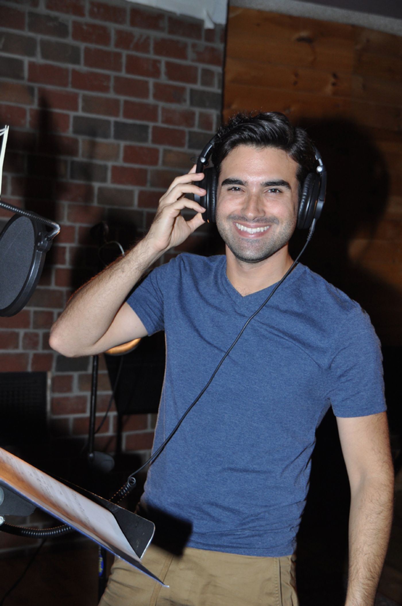 Exclusive Photo Coverage: JERSEY BOYS Bundles Up for Carols For A Cure  Image