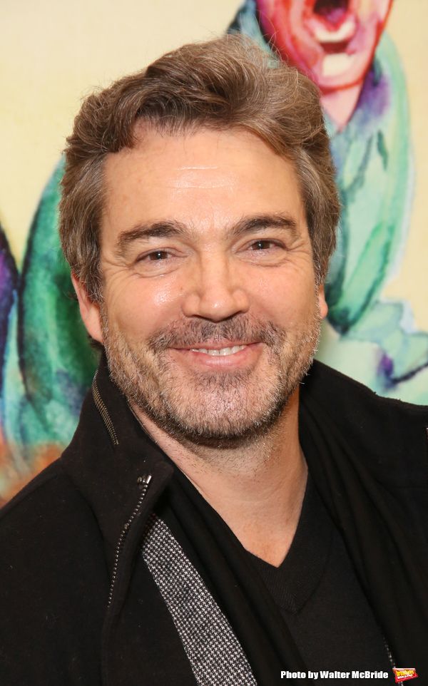 Jon Tenney  Photo