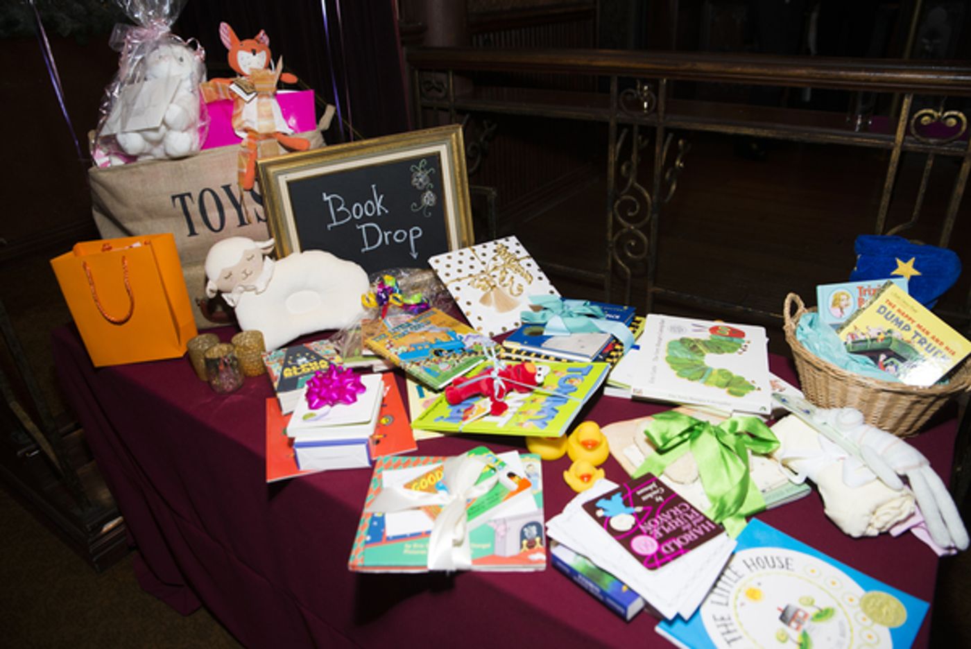 Photo Flash: Dear Friends Celebrate Laura Benanti's Baby Shower at Feinstein's/54 Below  Image