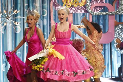 Kristin Chenoweth, Dove Cameron Photo