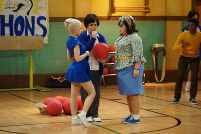 Dove Cameron, Rosie O'Donnell, Maddie Baillio  Photo