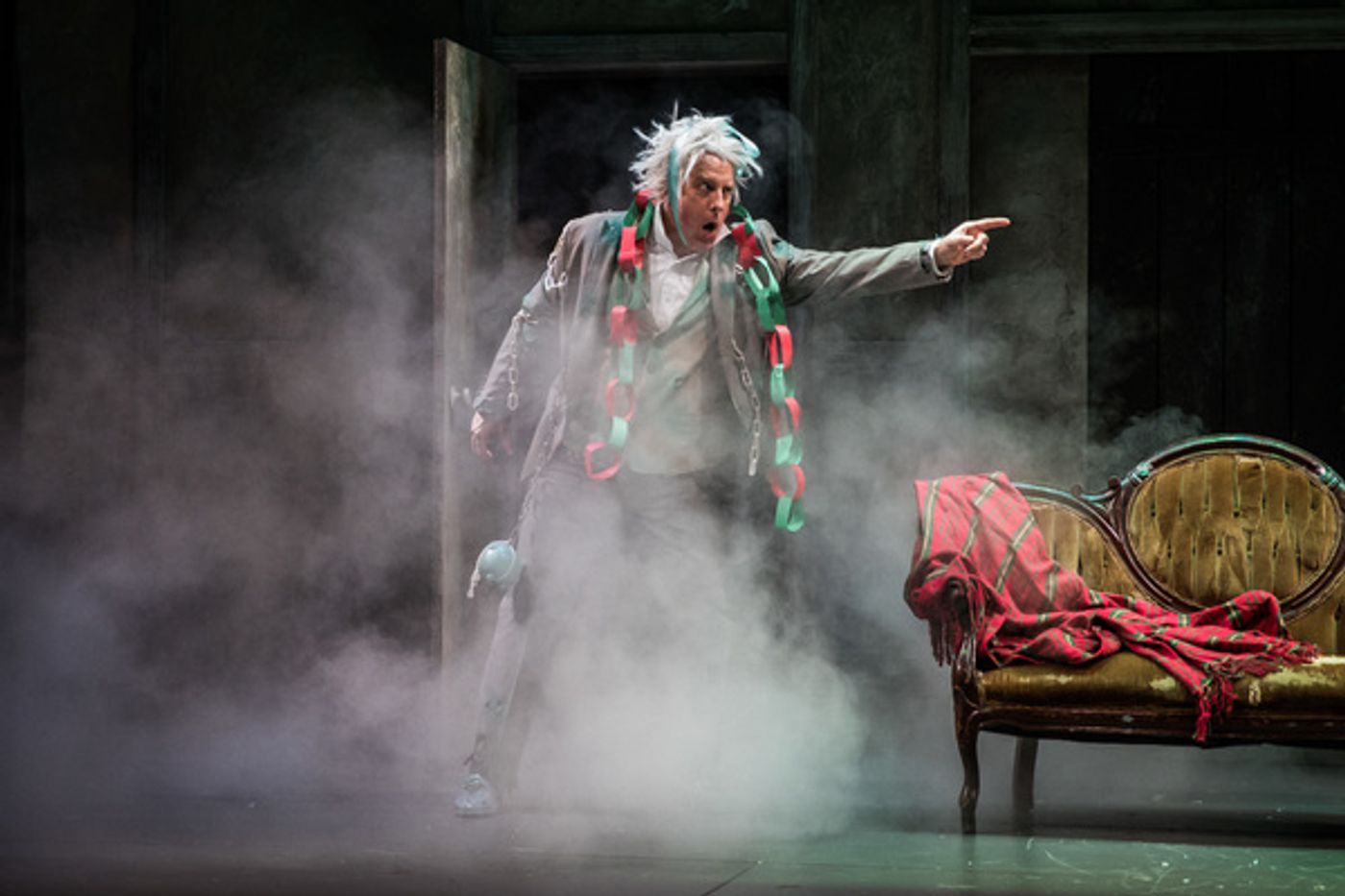 Photo Flash: The Second City's TWIST YOUR DICKENS at Goodman Theatre  Image