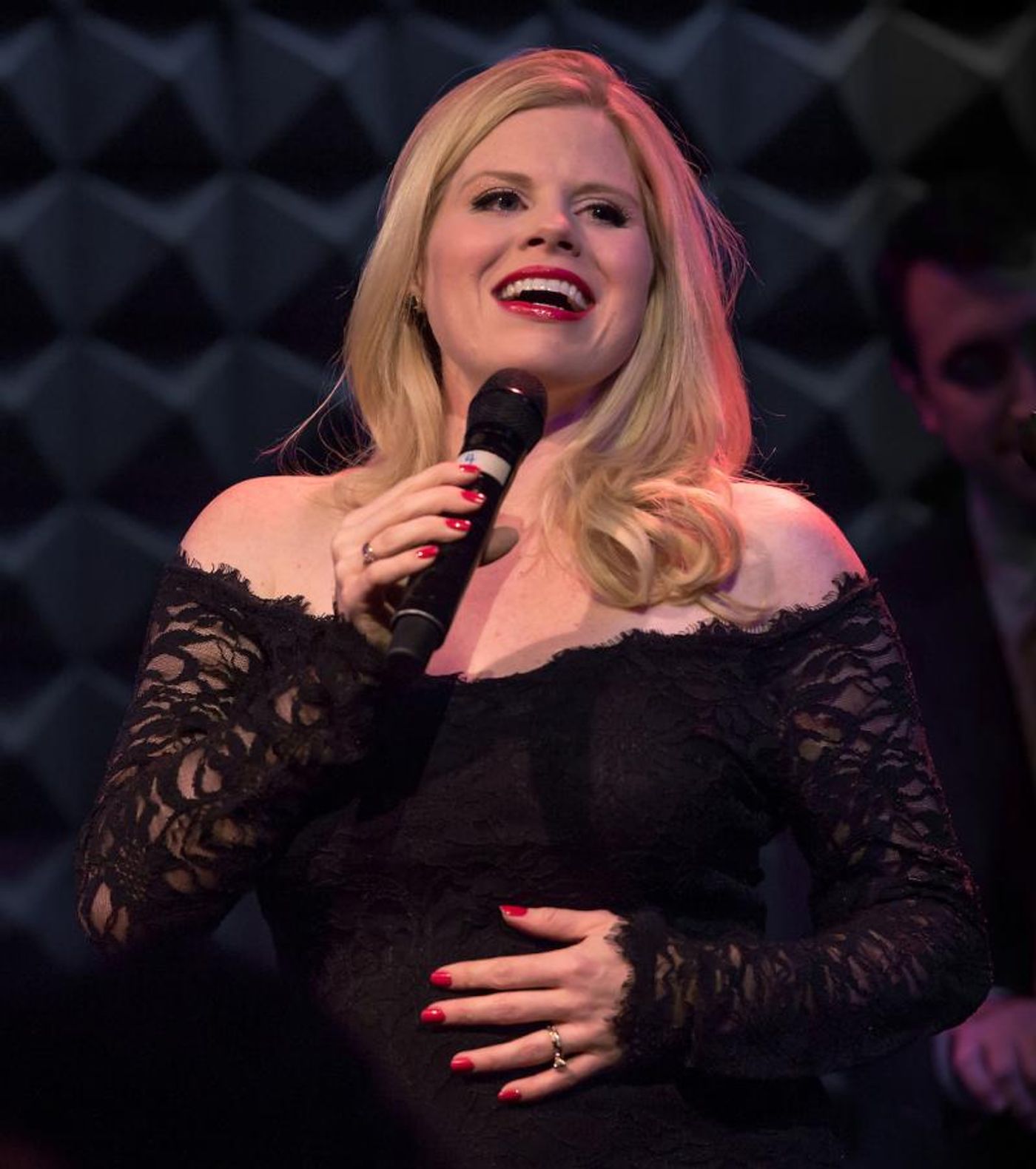 Review: Megan Hilty Pairs Vocal Prowess with Holiday Levity in Joe's Pub Christmas Concerts  Image