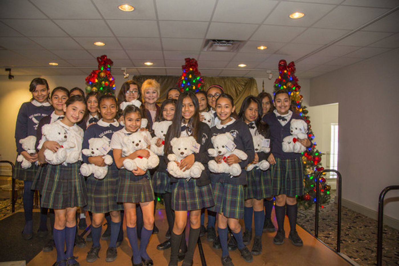 Photo Flash: Young Stars Turned Out to Celebrate & Encourage 200+ Students Photo Flash: Young Stars Turned Out to Celebrate & Encourage 200+ Students Image