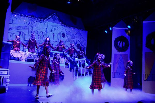 Sophie Knapp and the Cast of Madeline's Christmas that includes
Hannah Moore, Simone  Photo