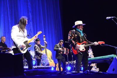 Paul Deakin, Eddie Perez, Ed Frieland. Michael Guerra and Raul Malo Photo