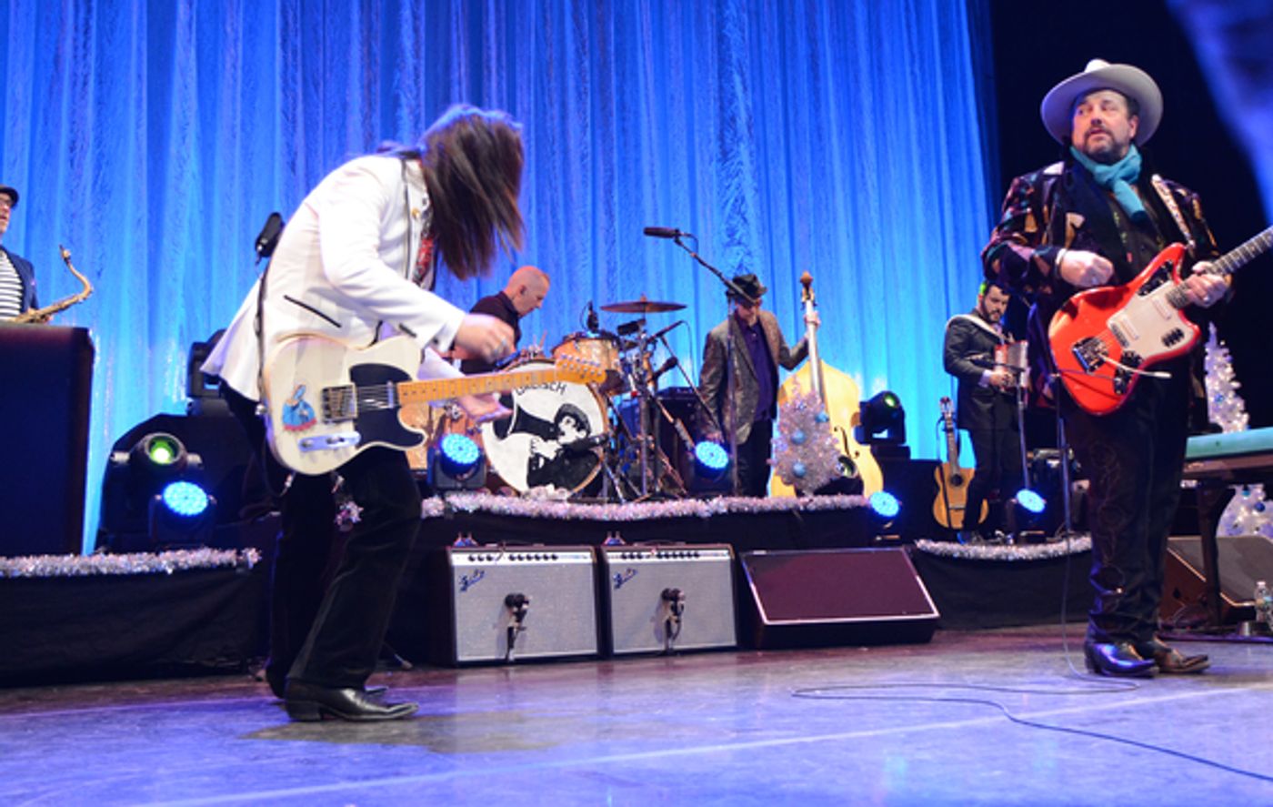 Photo Coverage: THE MAVERICKS Sleigh Bells Ring Out!  Image