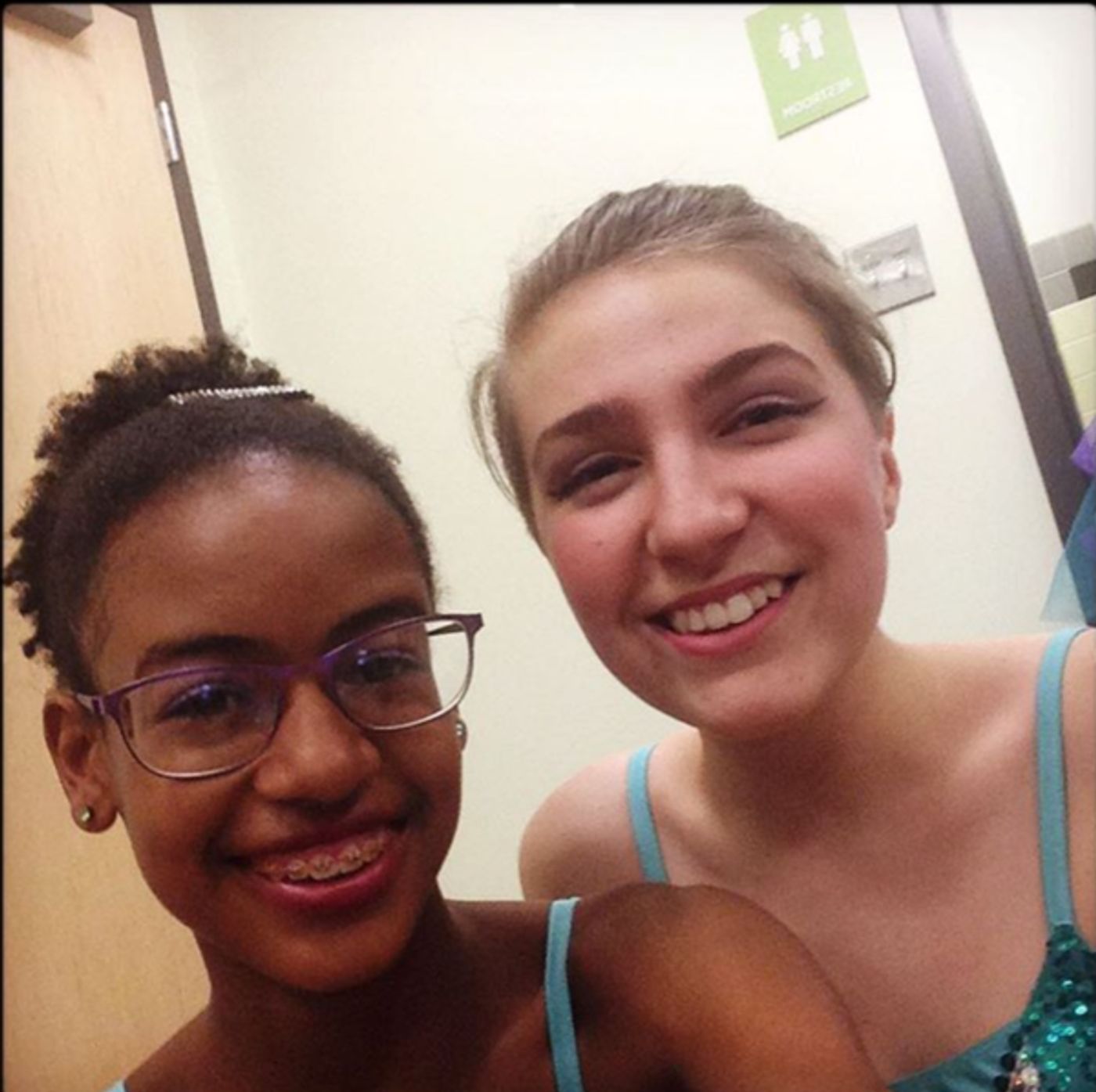 Photo Flash: A BRONX TALE Supports Arts Education, SWEET CHARITY Gets Festive, and More Saturday Intermission Pics! Photo Flash: A BRONX TALE Supports Arts Education, SWEET CHARITY Gets Festive, and More Saturday Intermission Pics! Image