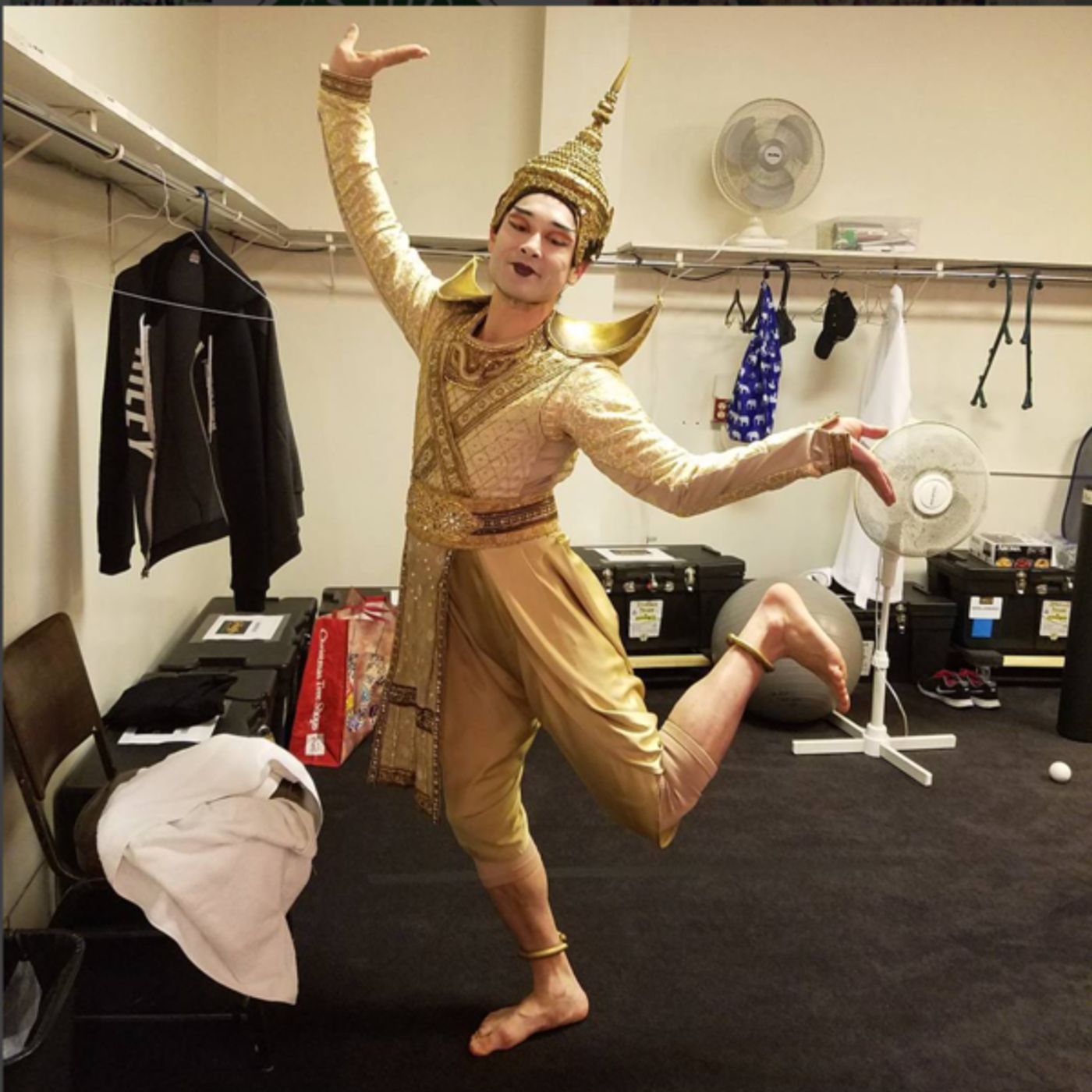 Photo Flash: A BRONX TALE Supports Arts Education, SWEET CHARITY Gets Festive, and More Saturday Intermission Pics! Photo Flash: A BRONX TALE Supports Arts Education, SWEET CHARITY Gets Festive, and More Saturday Intermission Pics! Image