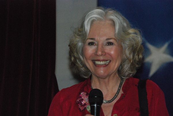 Kathryn Leigh Scott Photo