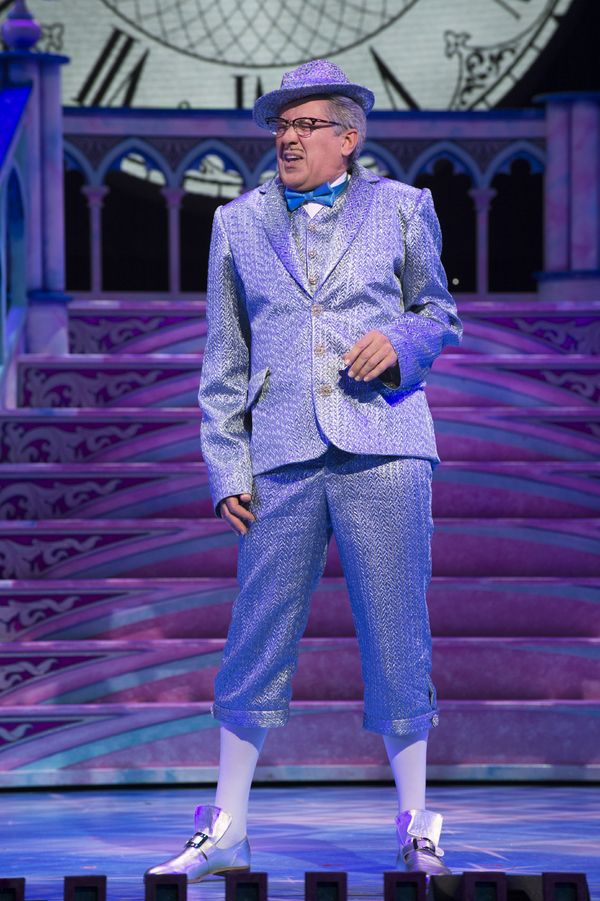 Count Arthur Strong Photo