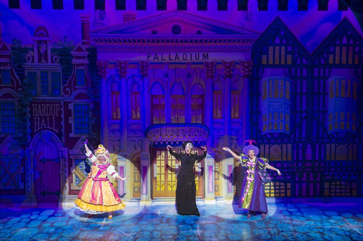 Photo Flash: Pantomime Returns to the London Palladium with CINDERELLA  Image