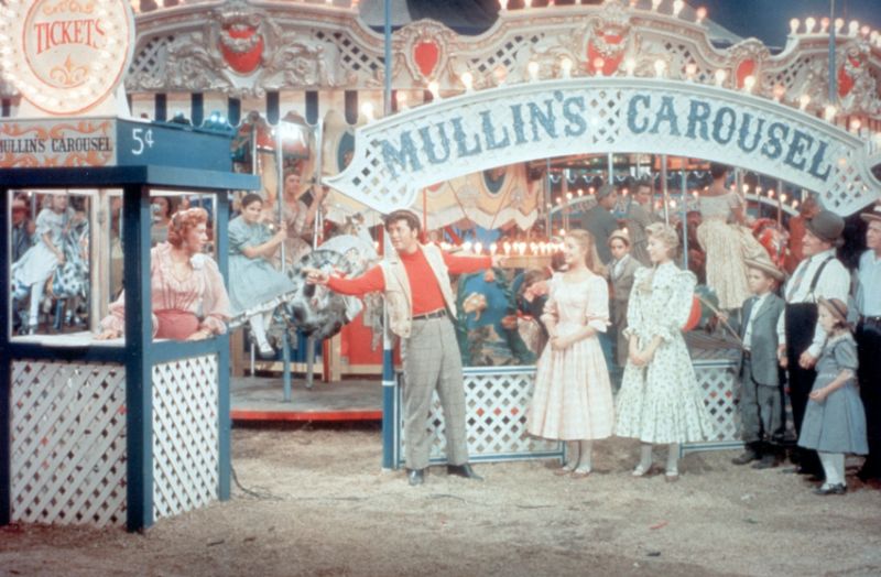 Rodgers & Hammerstein's CAROUSEL Returns to Theaters Nationwide This January Image