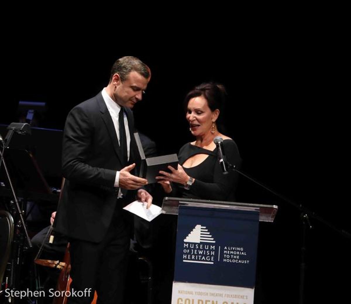 Liev Schreiber & Ruth Bielski Ehrreich at 