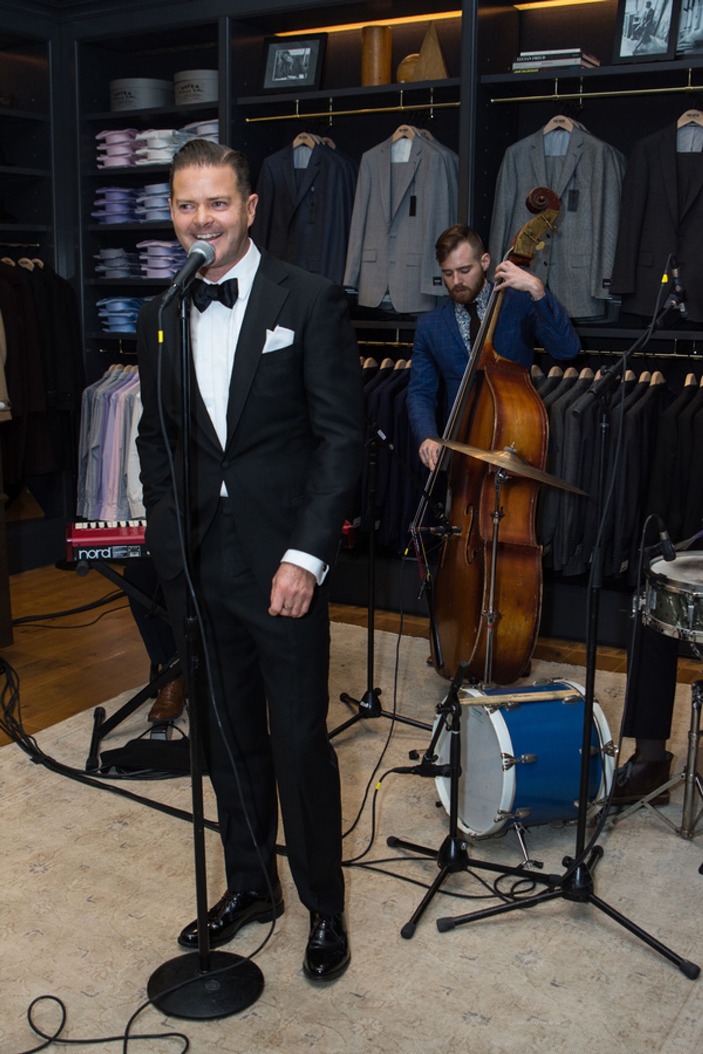 Photo Flash: Jenna Ushkowitz, Max von Essen, Laura Osnes and More Attend Broadway Style Guide's 2016 Holiday Soiree  Image