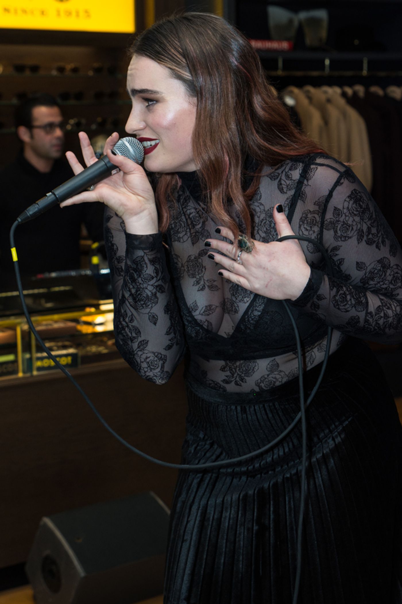 Photo Flash: Jenna Ushkowitz, Max von Essen, Laura Osnes and More Attend Broadway Style Guide's 2016 Holiday Soiree  Image