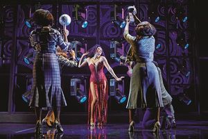 Liisi LaFontaine and the cast of DREAMGIRLS Photo